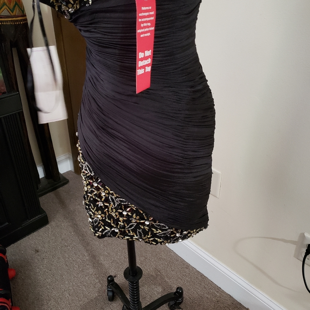 Dress - Picture 2 of 3